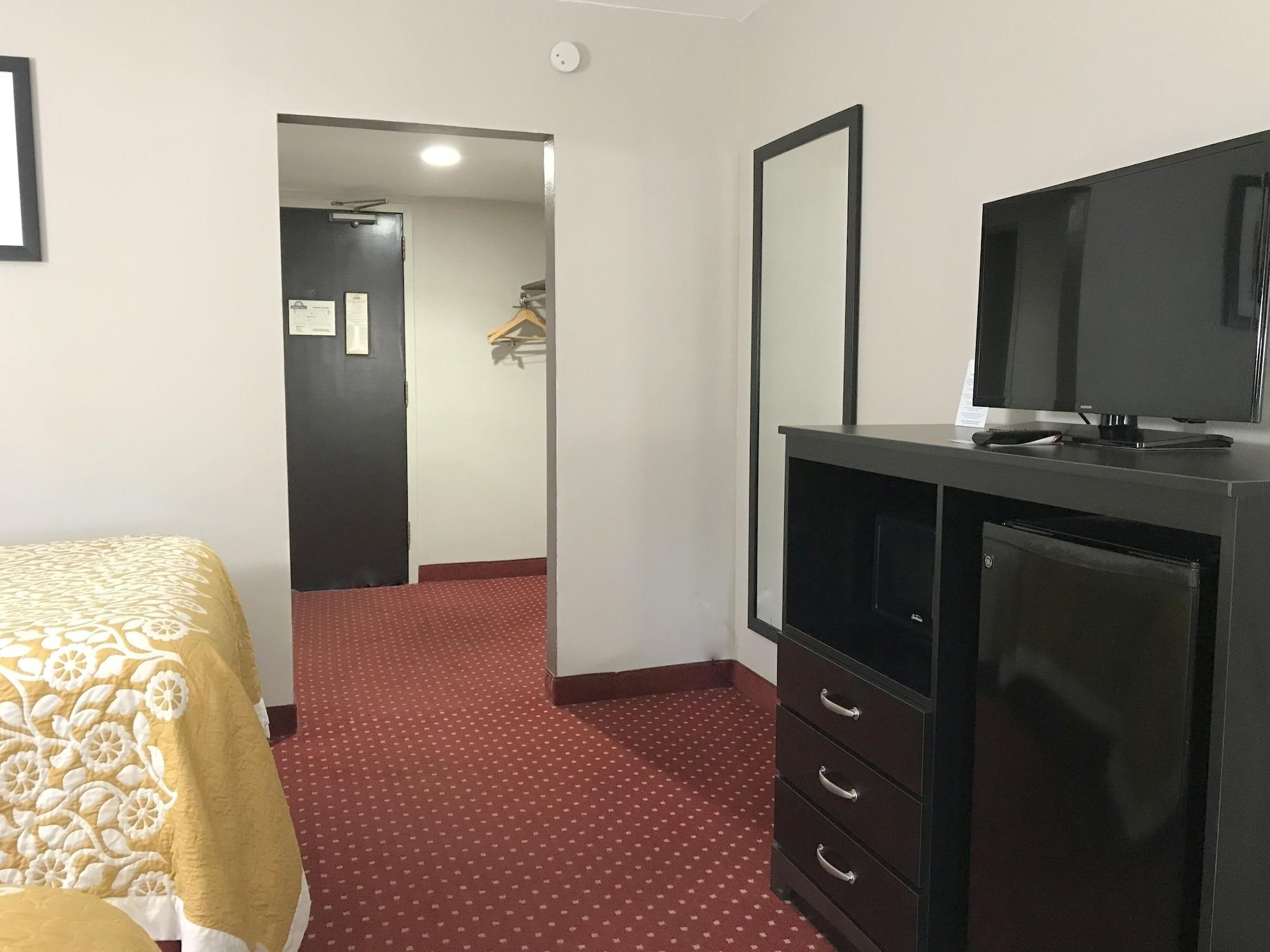 Days Inn By Wyndham Livonia Canton Detroit Екстер'єр фото