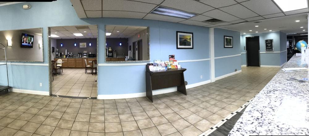 Days Inn By Wyndham Livonia Canton Detroit Екстер'єр фото