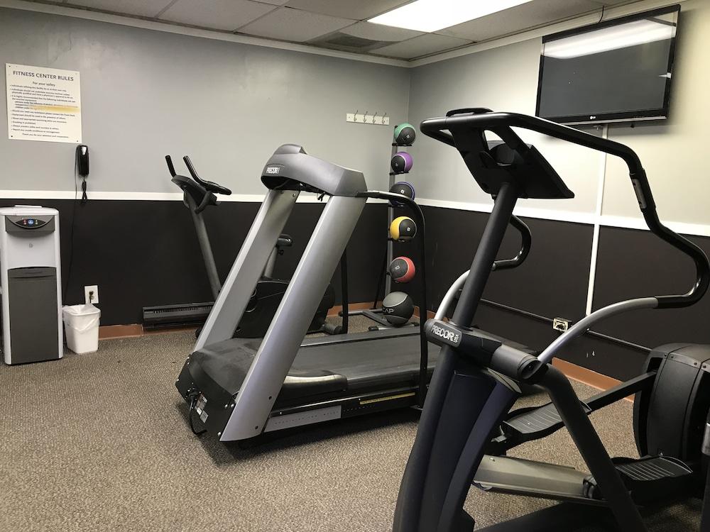 Days Inn By Wyndham Livonia Canton Detroit Екстер'єр фото