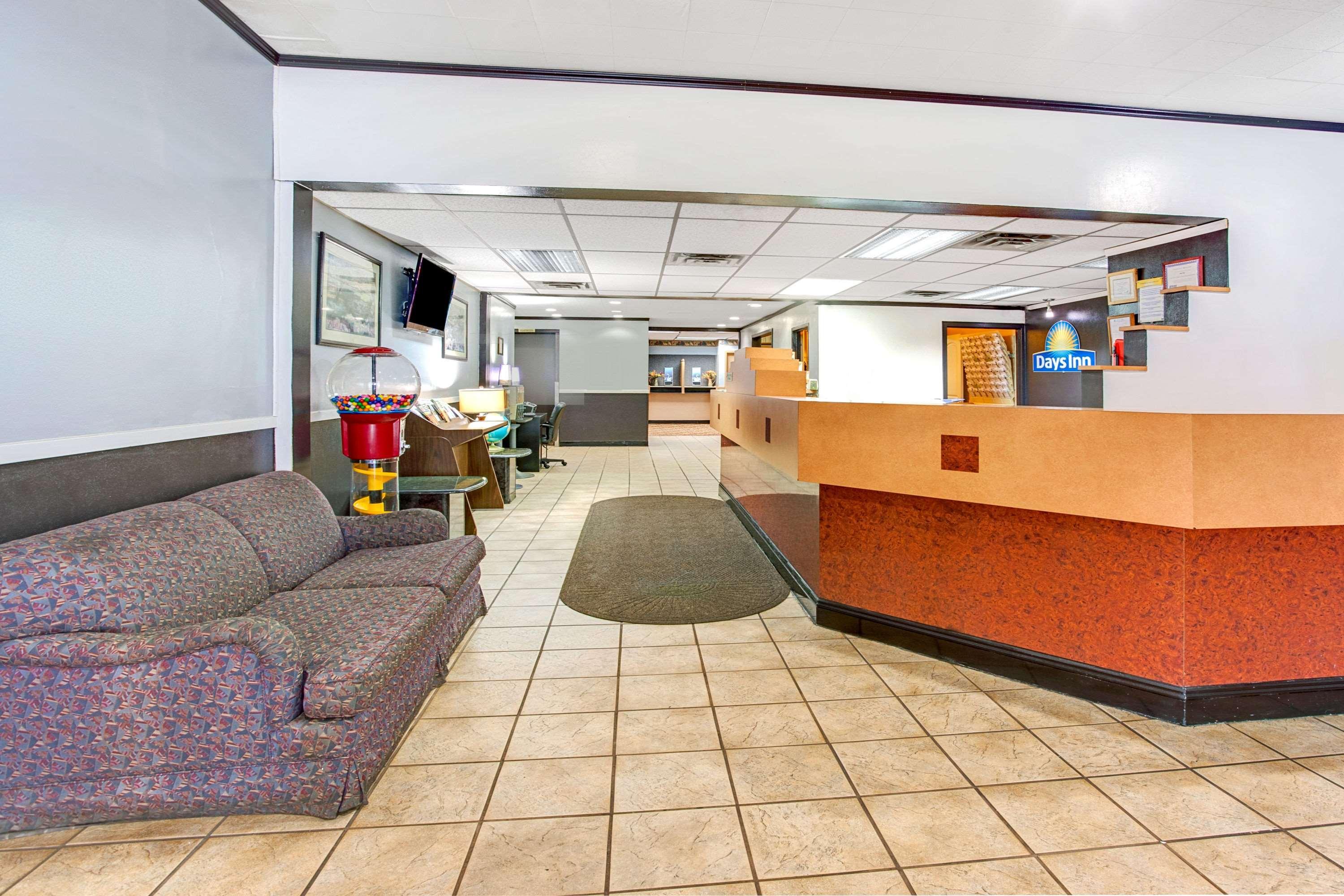 Days Inn By Wyndham Livonia Canton Detroit Екстер'єр фото