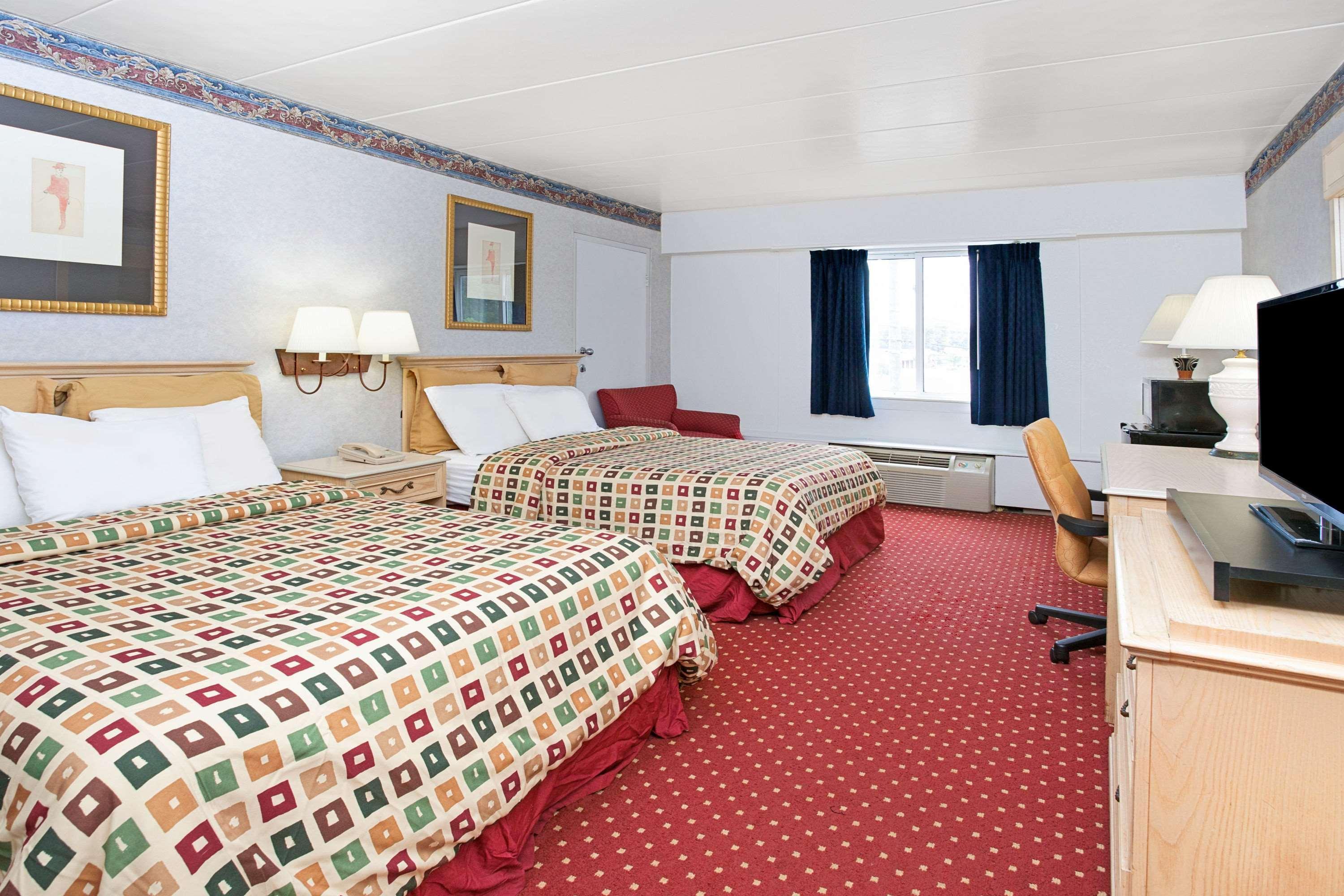 Days Inn By Wyndham Livonia Canton Detroit Екстер'єр фото