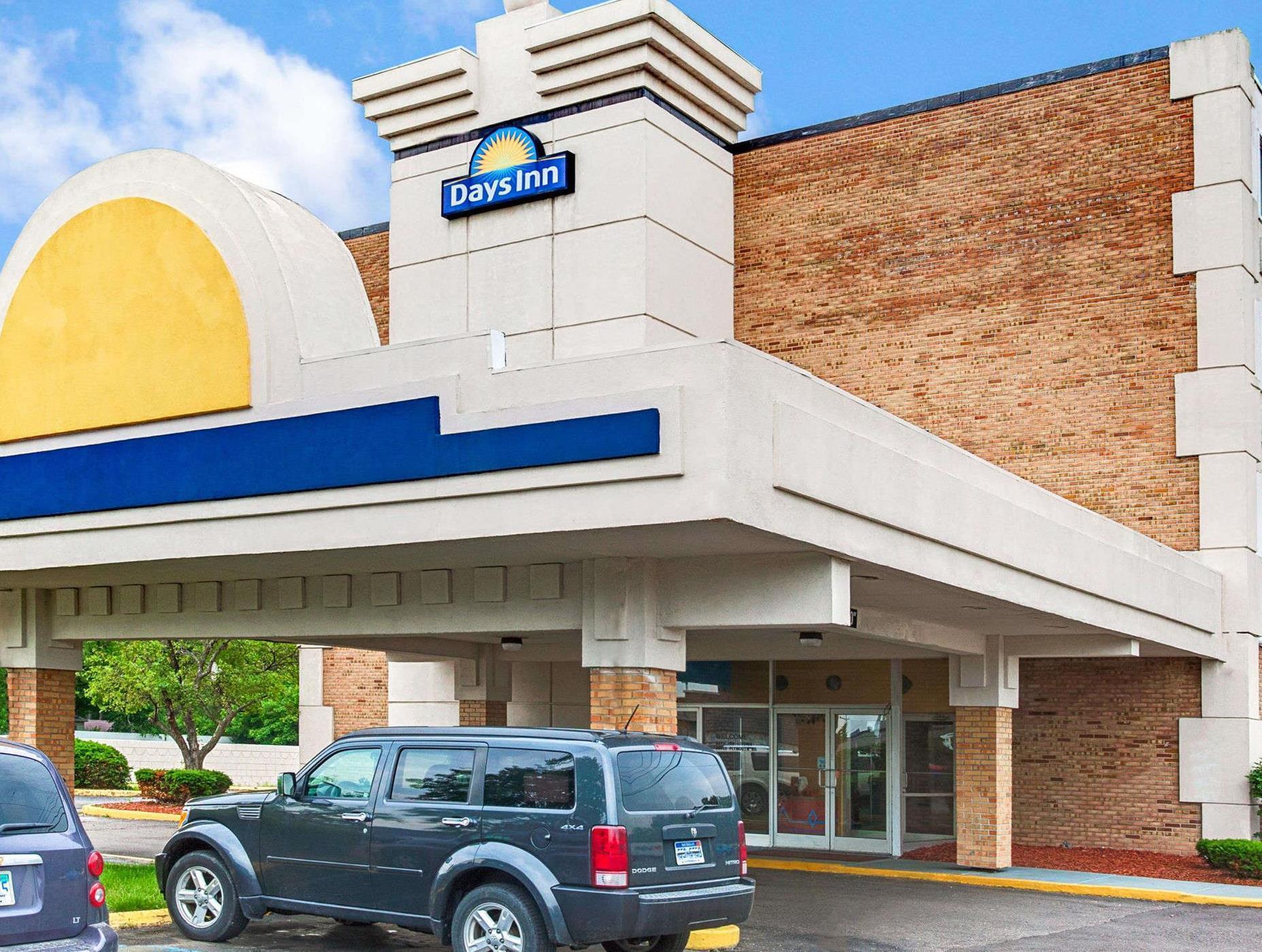 Days Inn By Wyndham Livonia Canton Detroit Екстер'єр фото