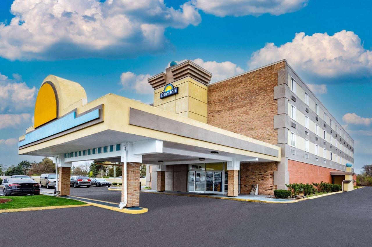 Days Inn By Wyndham Livonia Canton Detroit Екстер'єр фото