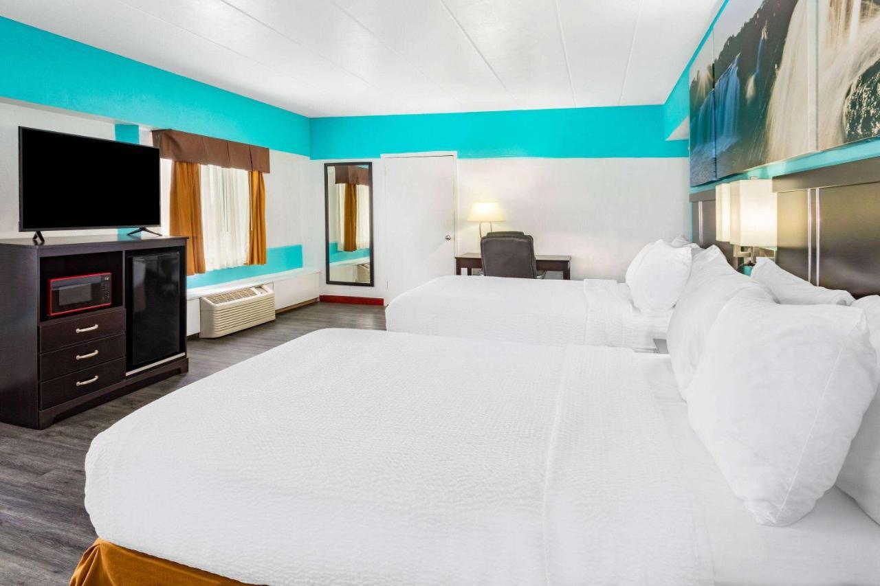 Days Inn By Wyndham Livonia Canton Detroit Екстер'єр фото