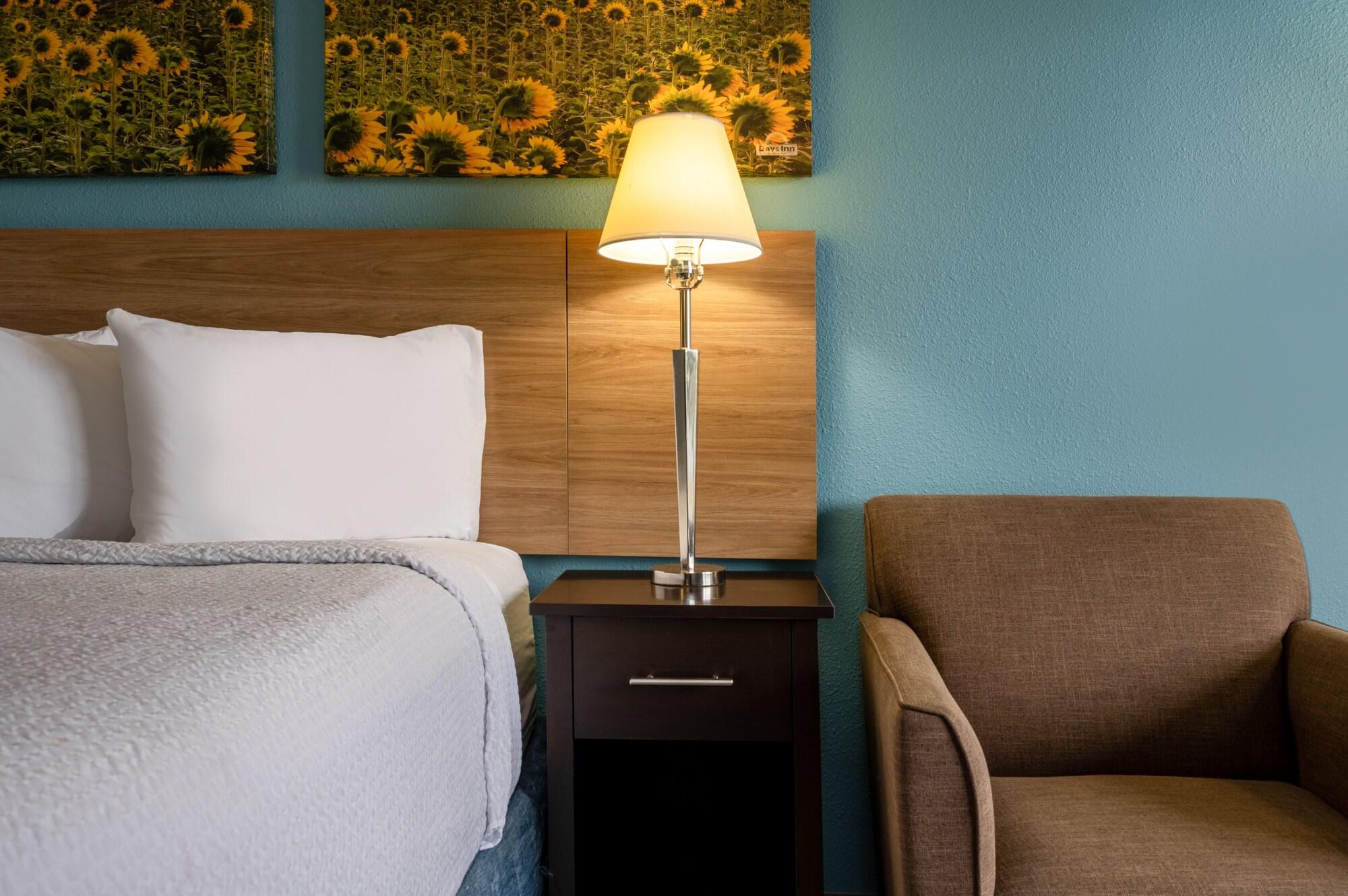 Days Inn By Wyndham Livonia Canton Detroit Екстер'єр фото